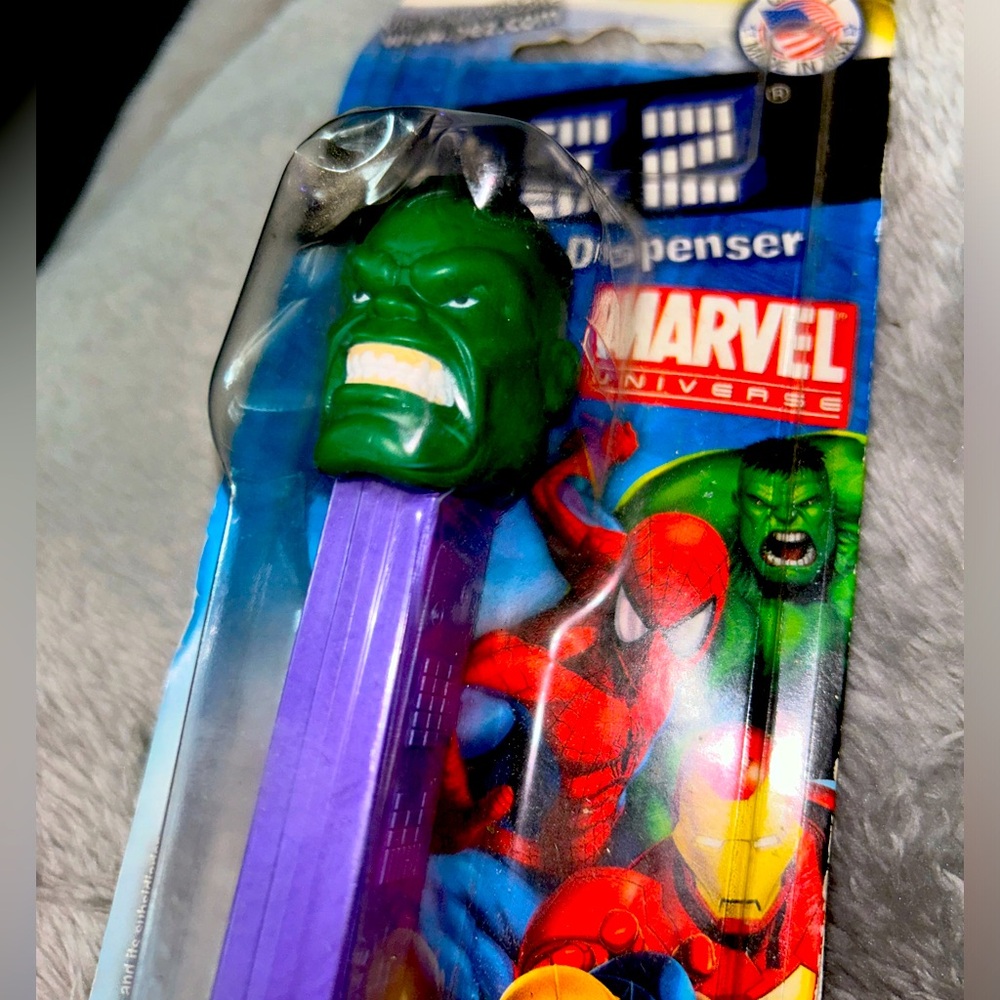2009 The Hulk Marvel PEZ Dispenser